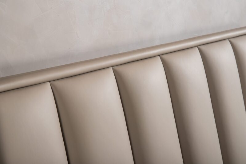 BS1135 upholstered bed